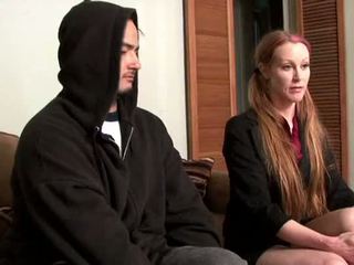 Darby daniels-parole petugas gets knocked di luar oleh parolee